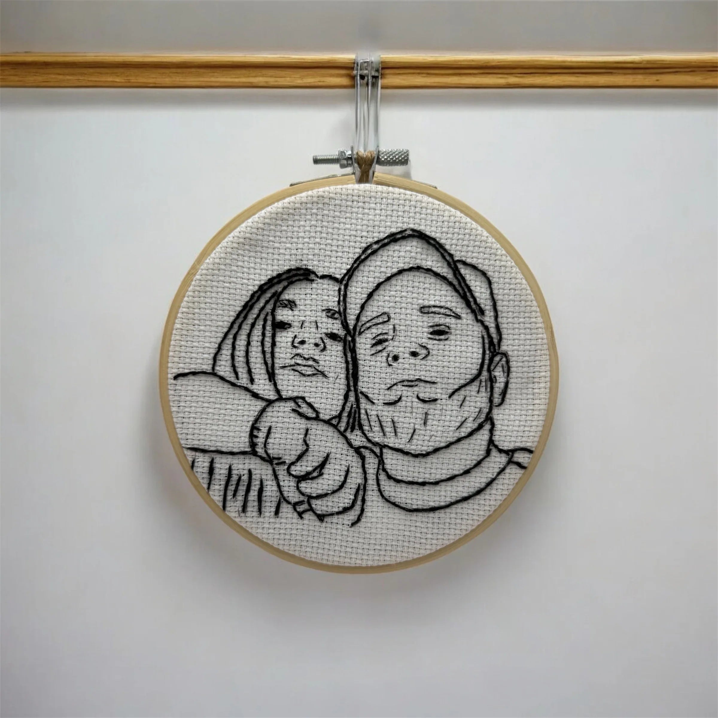 Portret brodat personalizat - handmade - Creatii Din Suflet